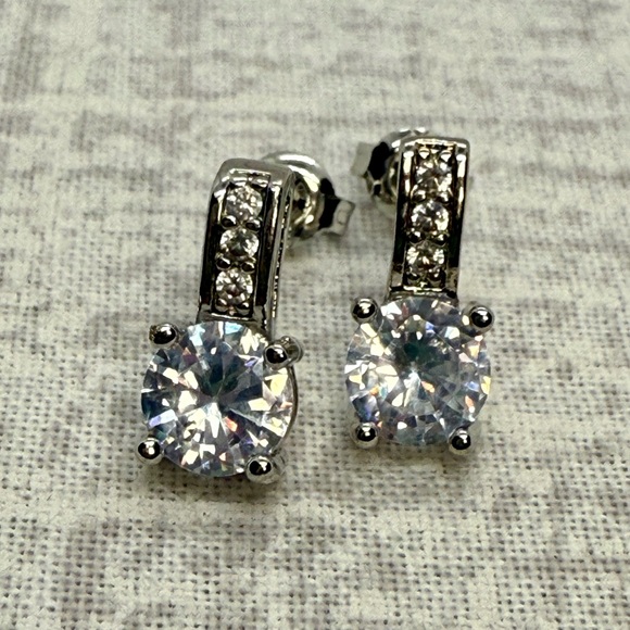 Jewelry - New Sparkling Sterling Silver & CZ Earrings ✨